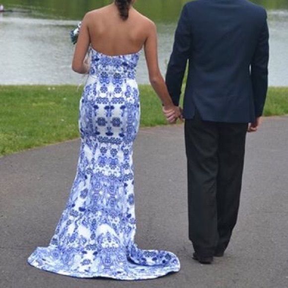 Beautiful Prom Dress - Picture 4 of 5